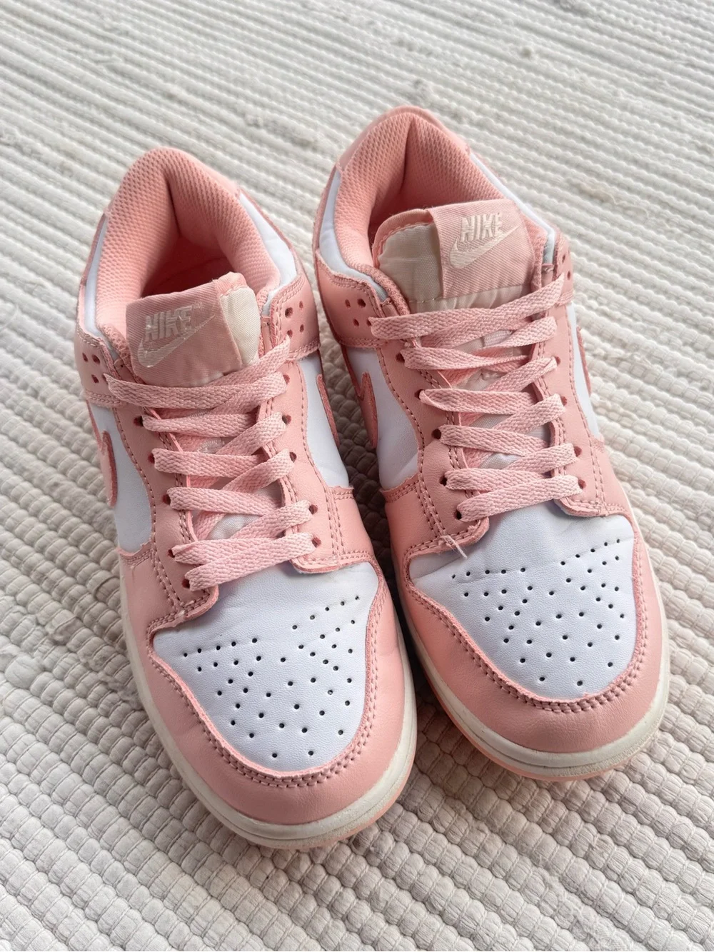 Nike Pink & White Low Top Sneakers Women’s Casual Streetwear